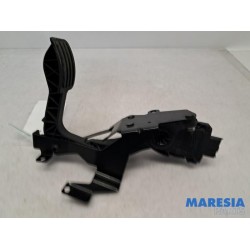 Toyota - Pro-Ace - Accelerator pedal