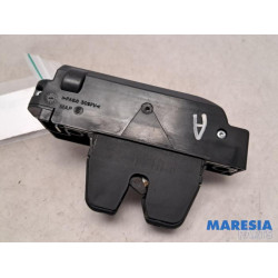 Toyota - Pro-Ace - Tailgate lock mechanism