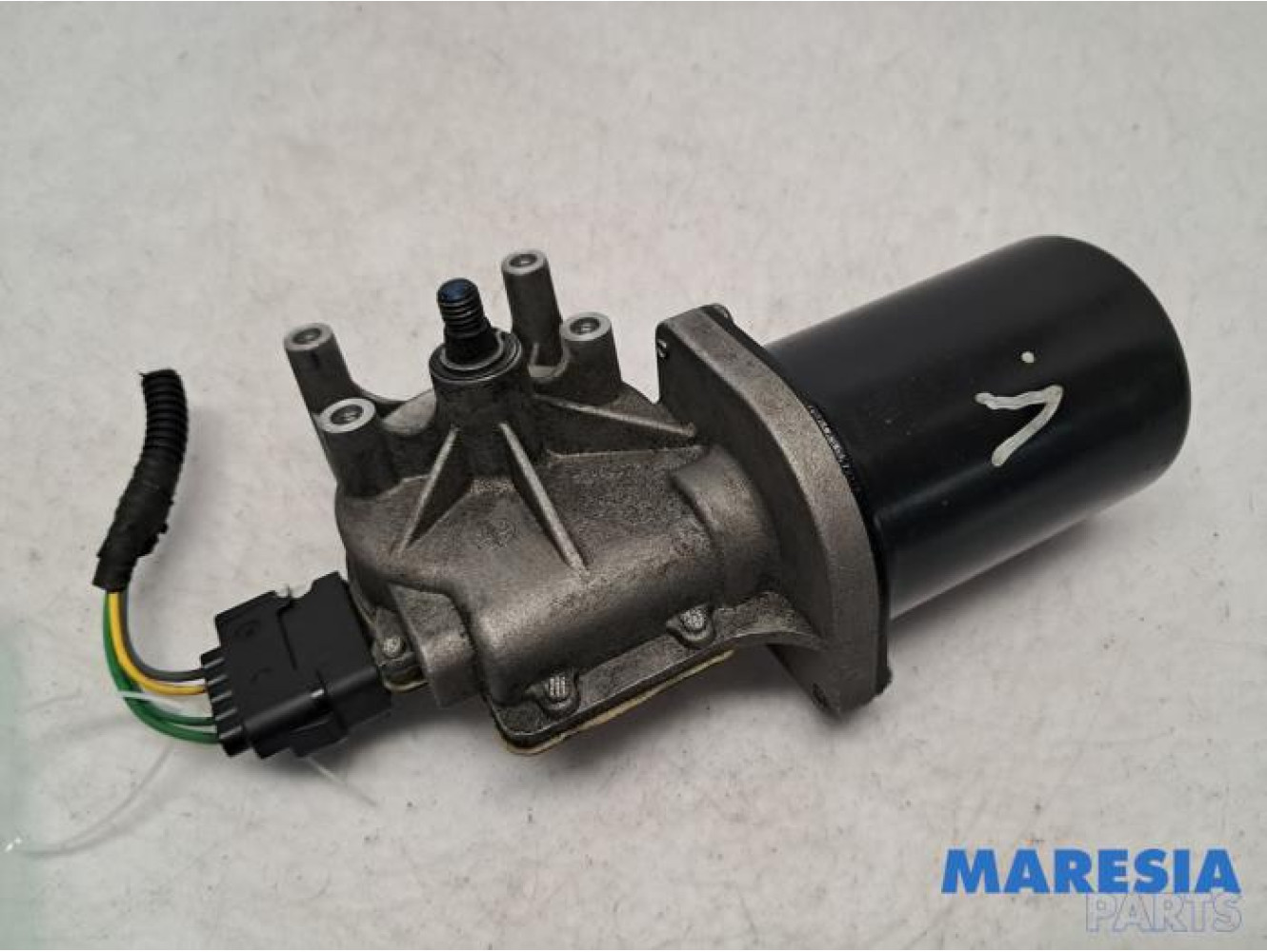 Toyota - Pro-Ace - Front wiper motor