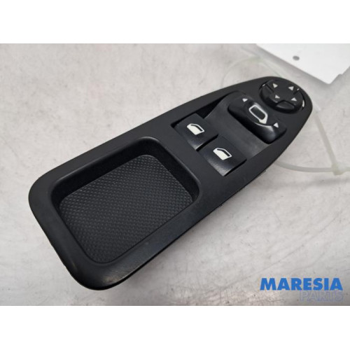 Toyota - Pro-Ace - Multi-functional window switch