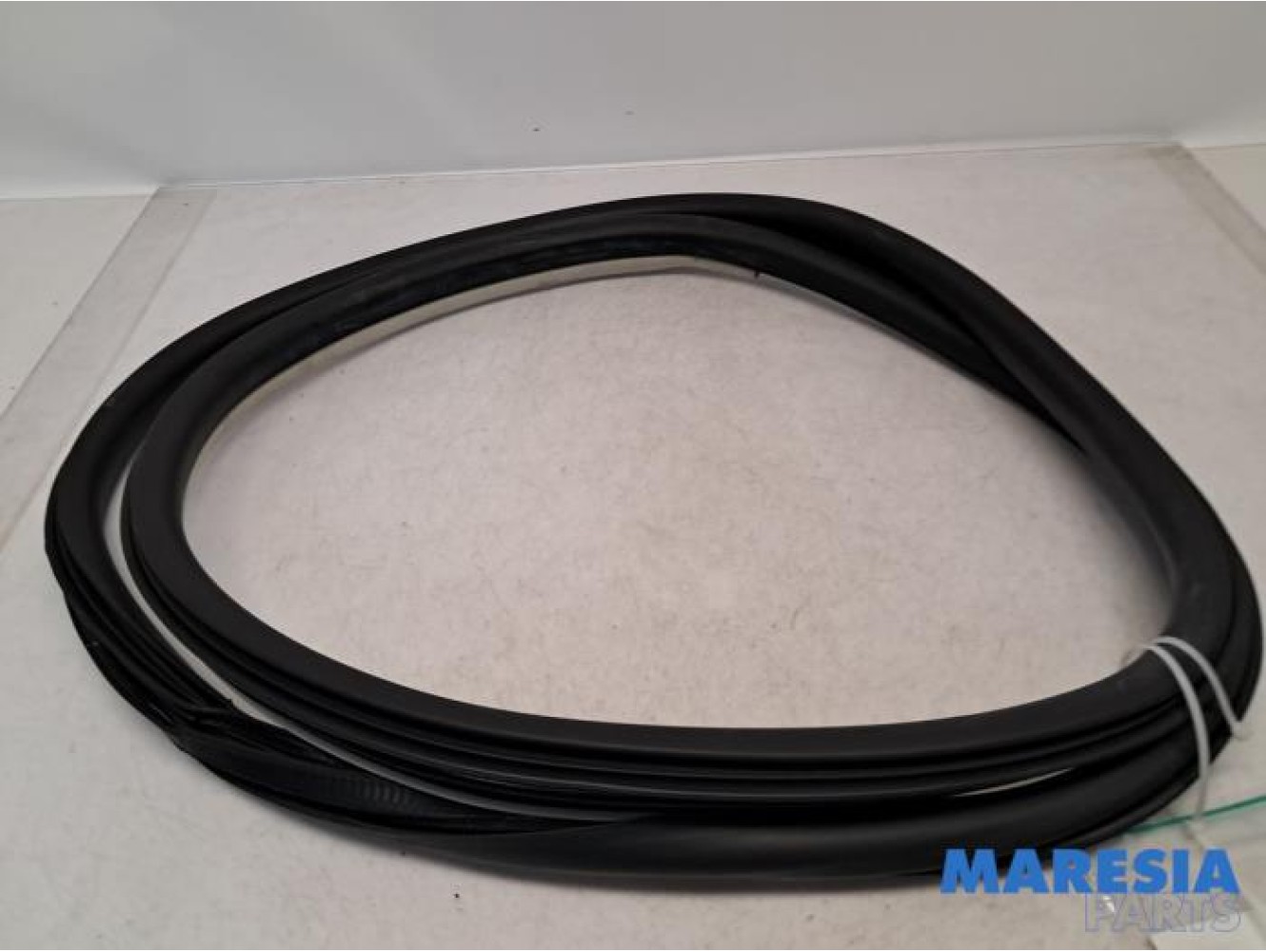 Renault - Talisman - Front door seal 4-door, right