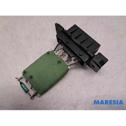 Toyota - Pro-Ace - Heater resistor
