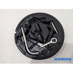 Alfa Romeo - Giulietta - Krikset + reservewiel