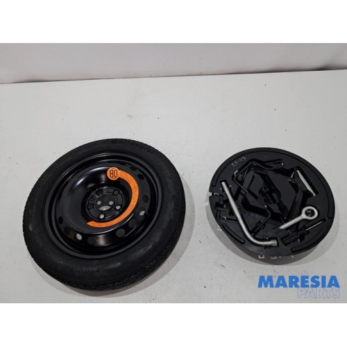 Alfa Romeo - Giulietta - Krikset + reservewiel