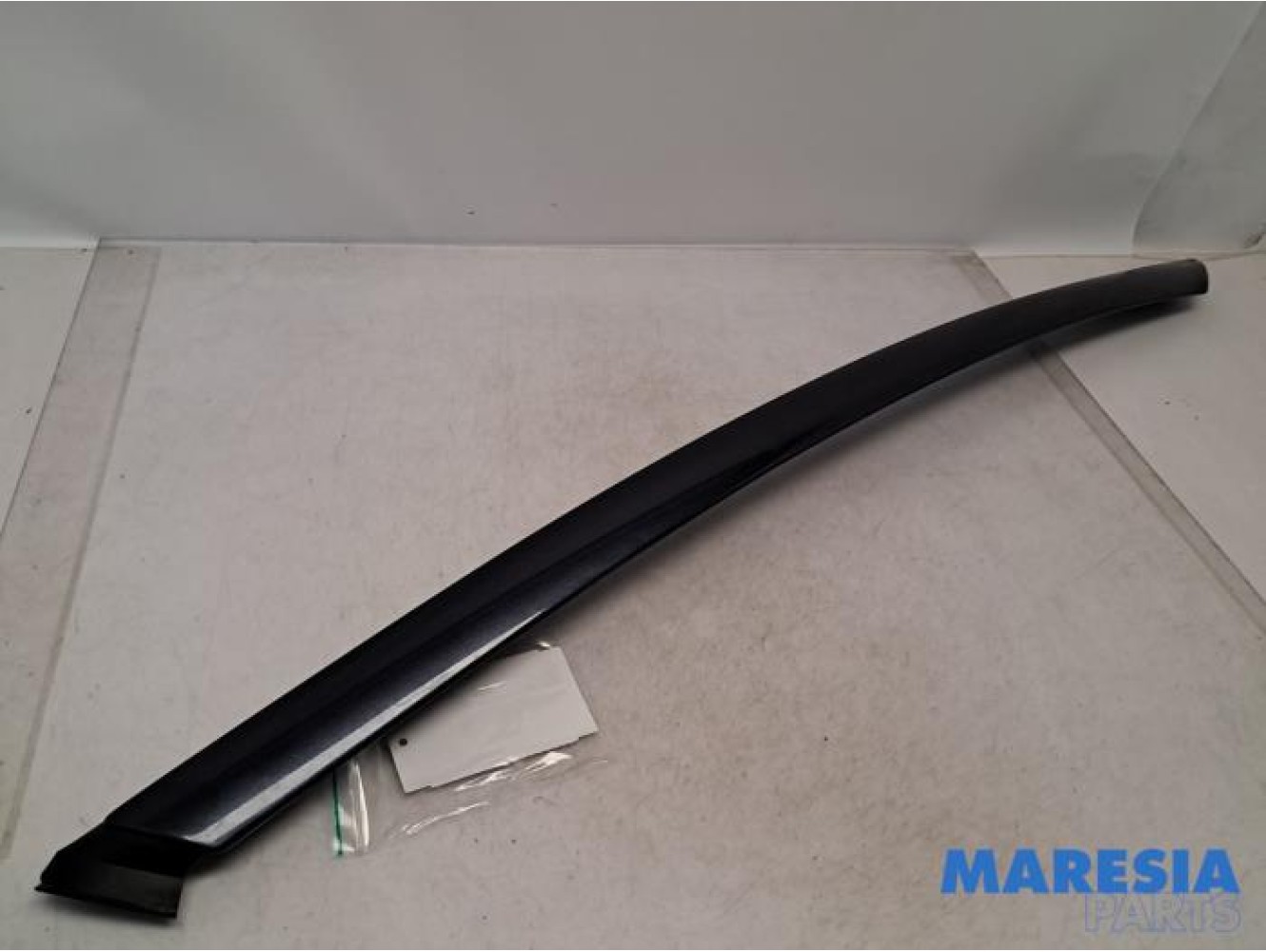 Citroen - C4 Picasso - Frontscreen frame