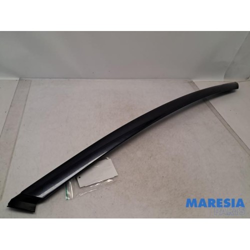 Citroen - C4 Picasso - Frontscreen frame