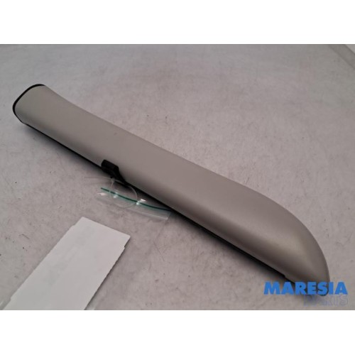 Citroen - C4 Picasso - Right blind