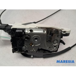 Toyota - Pro-Ace - Sliding door lock mechanism, right