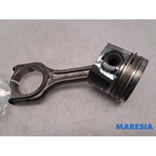 Citroen - C4 Picasso - Connecting rod
