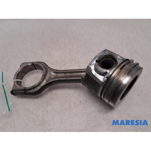 Citroen - C4 Picasso - Connecting rod