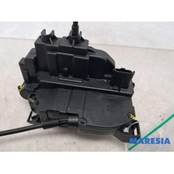 Renault - Megane - Front door lock mechanism 4-door, right