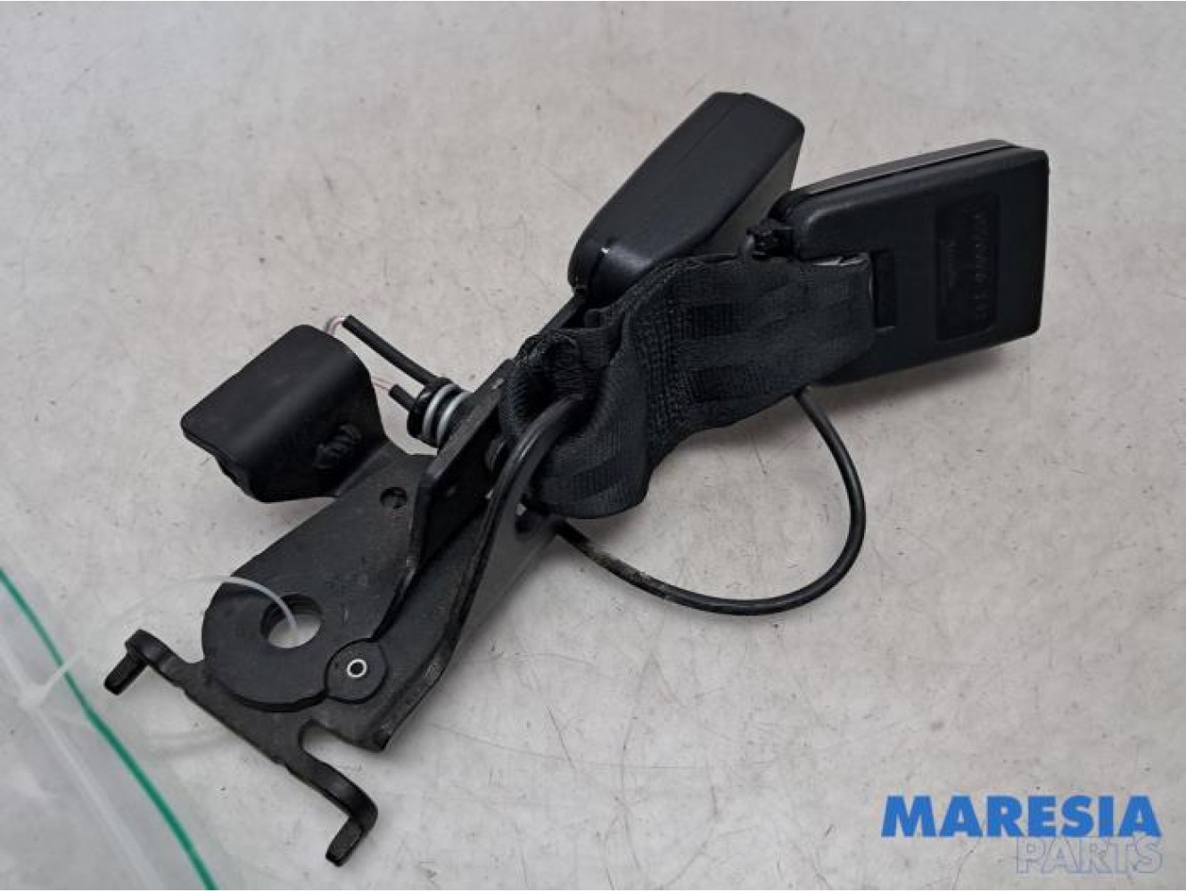 Renault - Megane - Rear seatbelt buckle, left