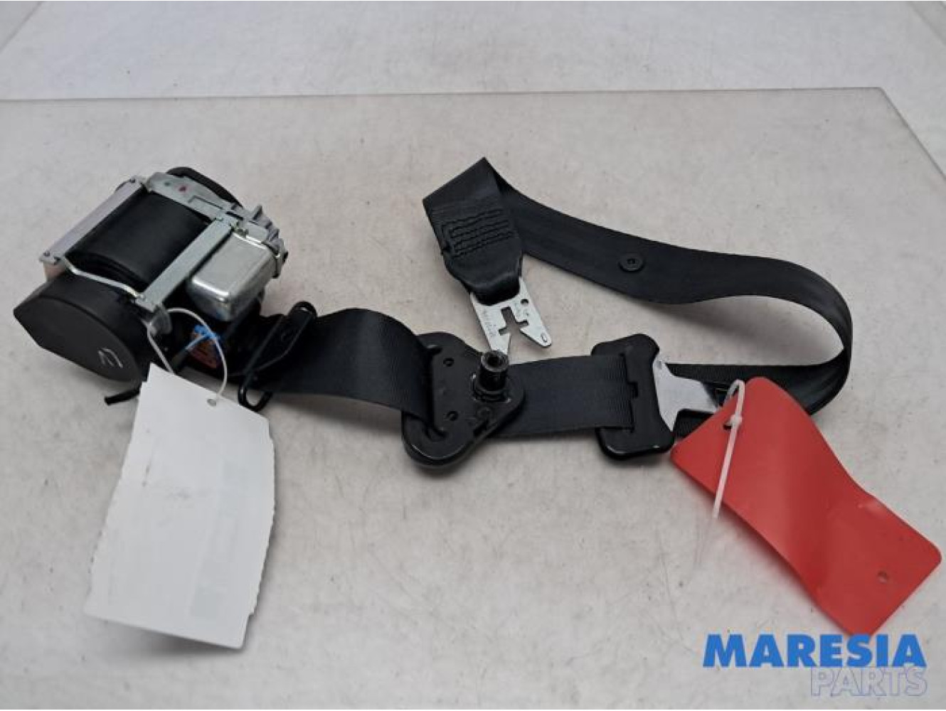 Renault - Megane - Front seatbelt, left (exchange)