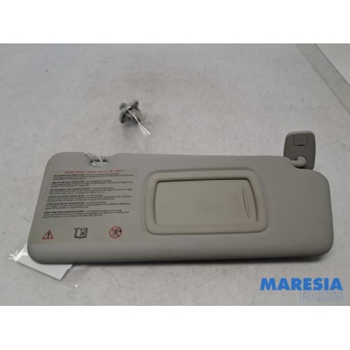 Renault - Megane - Sun visor