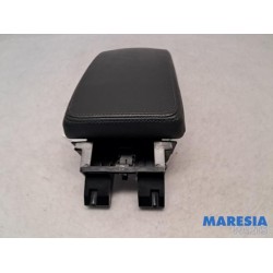 Renault - Megane - Armrest