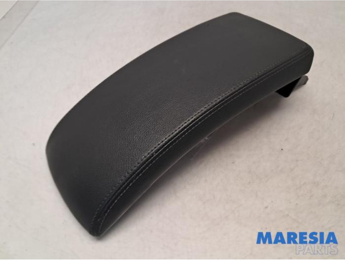 Renault - Megane - Armrest