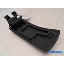 Renault - Megane - Armrest