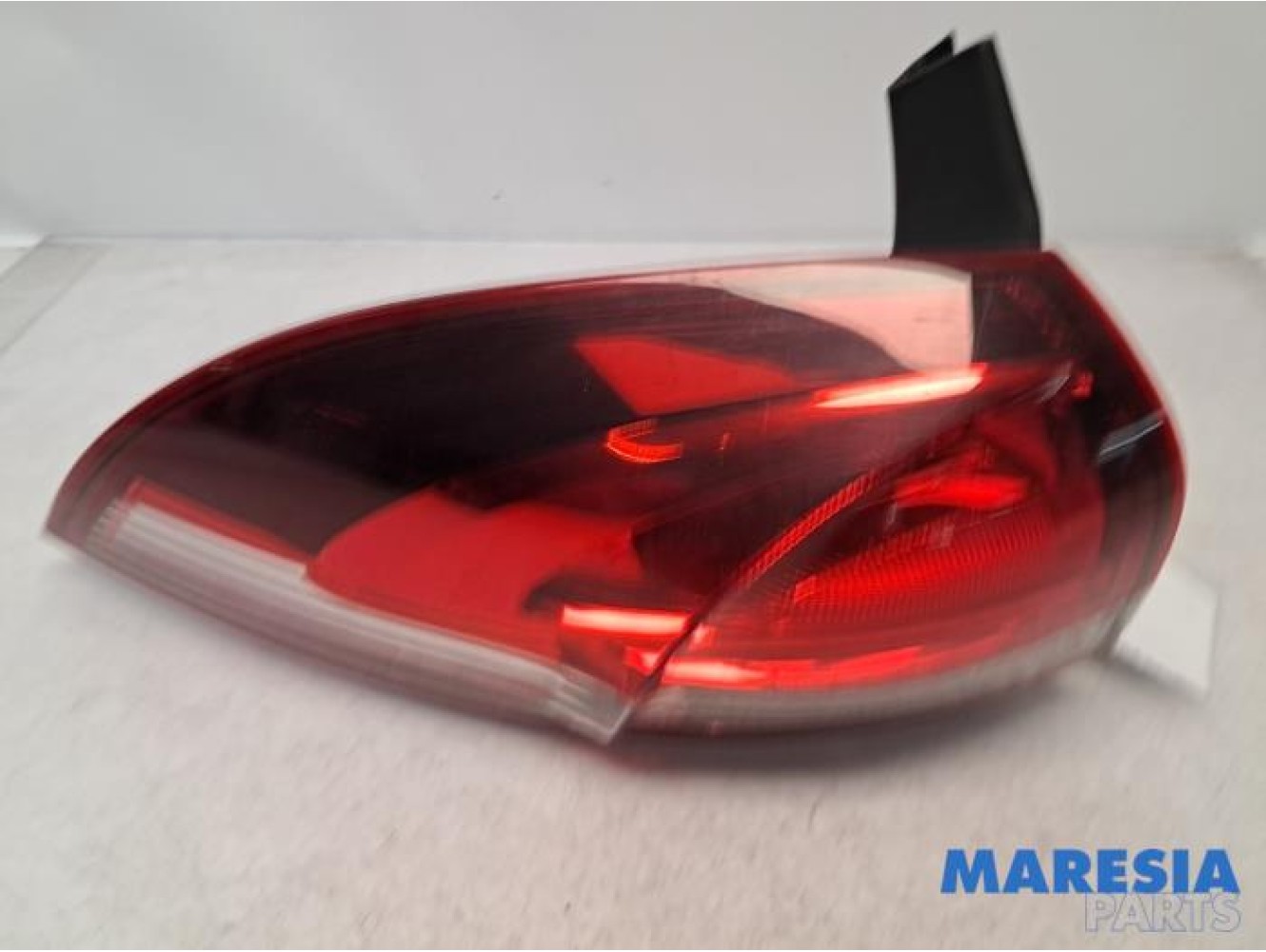 Renault - Clio - Taillight, left