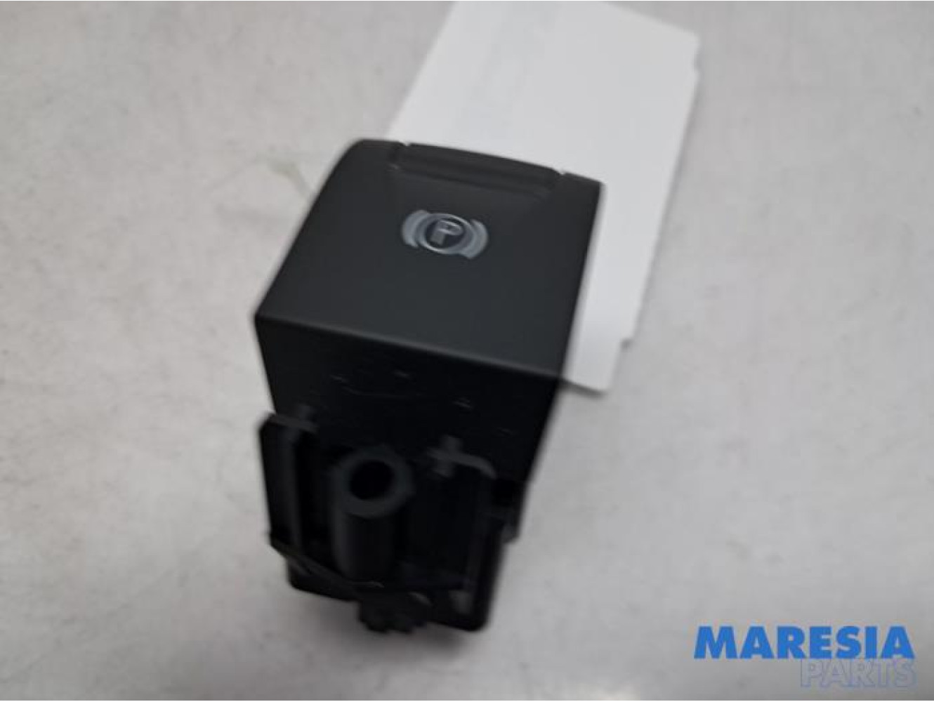 Renault - Megane - Parking brake switch