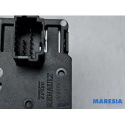 Renault - Megane - Parking brake switch