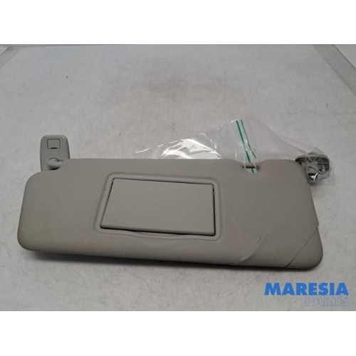 Renault - Clio - Sun visor