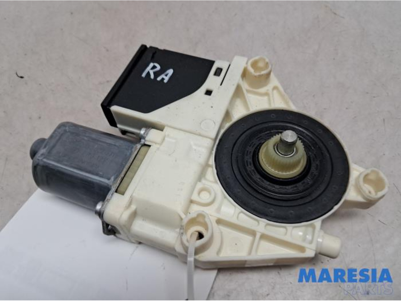 Renault - Megane - Door window motor