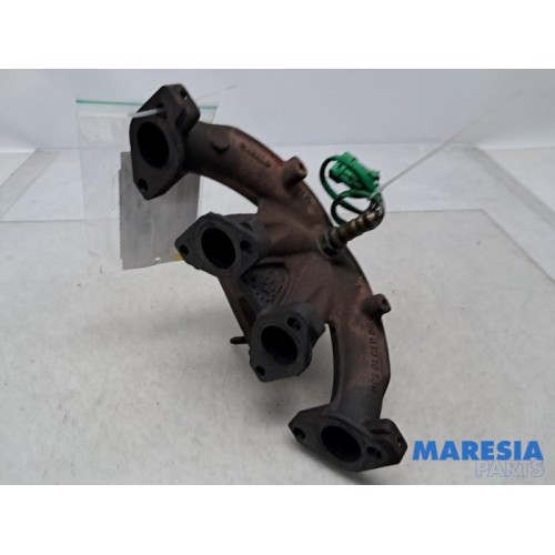 Peugeot - 206 PLUS - Exhaust manifold