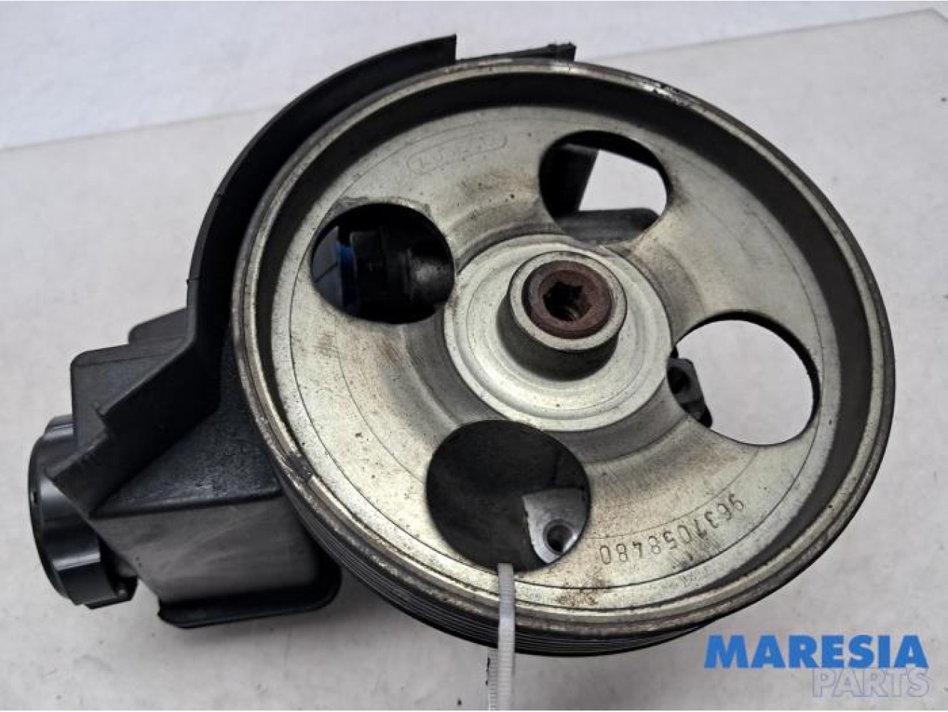 Peugeot - 206 PLUS - Power steering pump