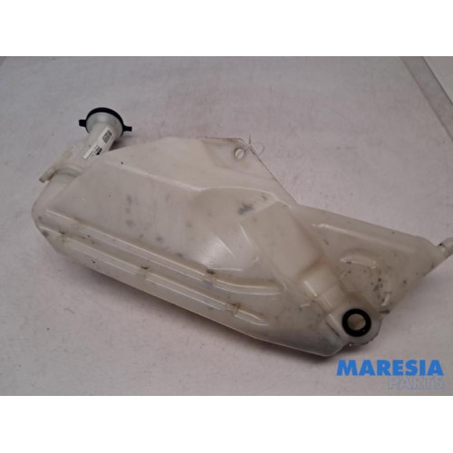 Peugeot - 206 PLUS - Front windscreen washer reservoir
