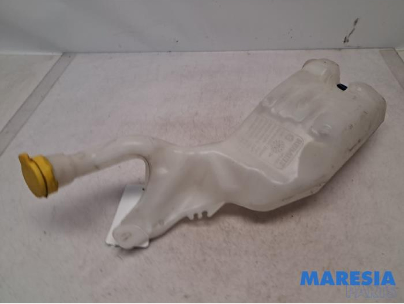 Renault - Talisman - Front windscreen washer reservoir