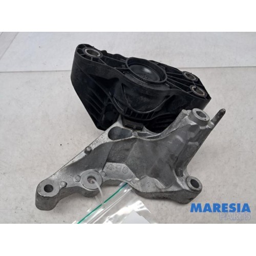 Renault - Talisman - Engine mount