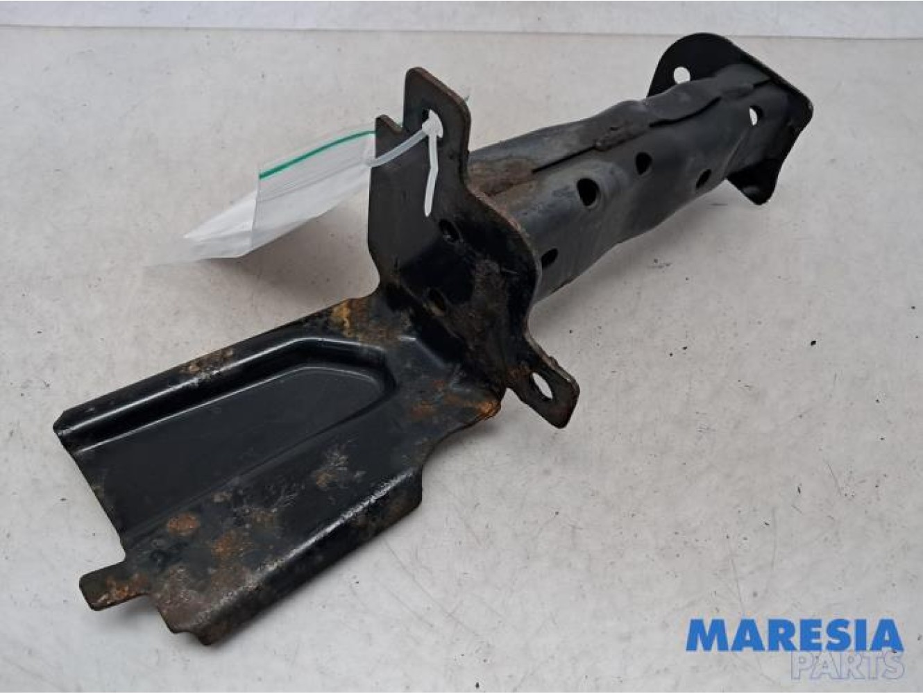 Renault - Talisman - Front part support