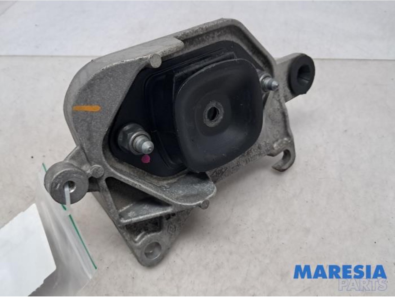 Renault - Talisman - Engine mount