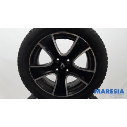 Renault - Clio - Sportvelgenset + banden
