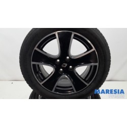 Renault - Clio - Sportvelgenset + banden