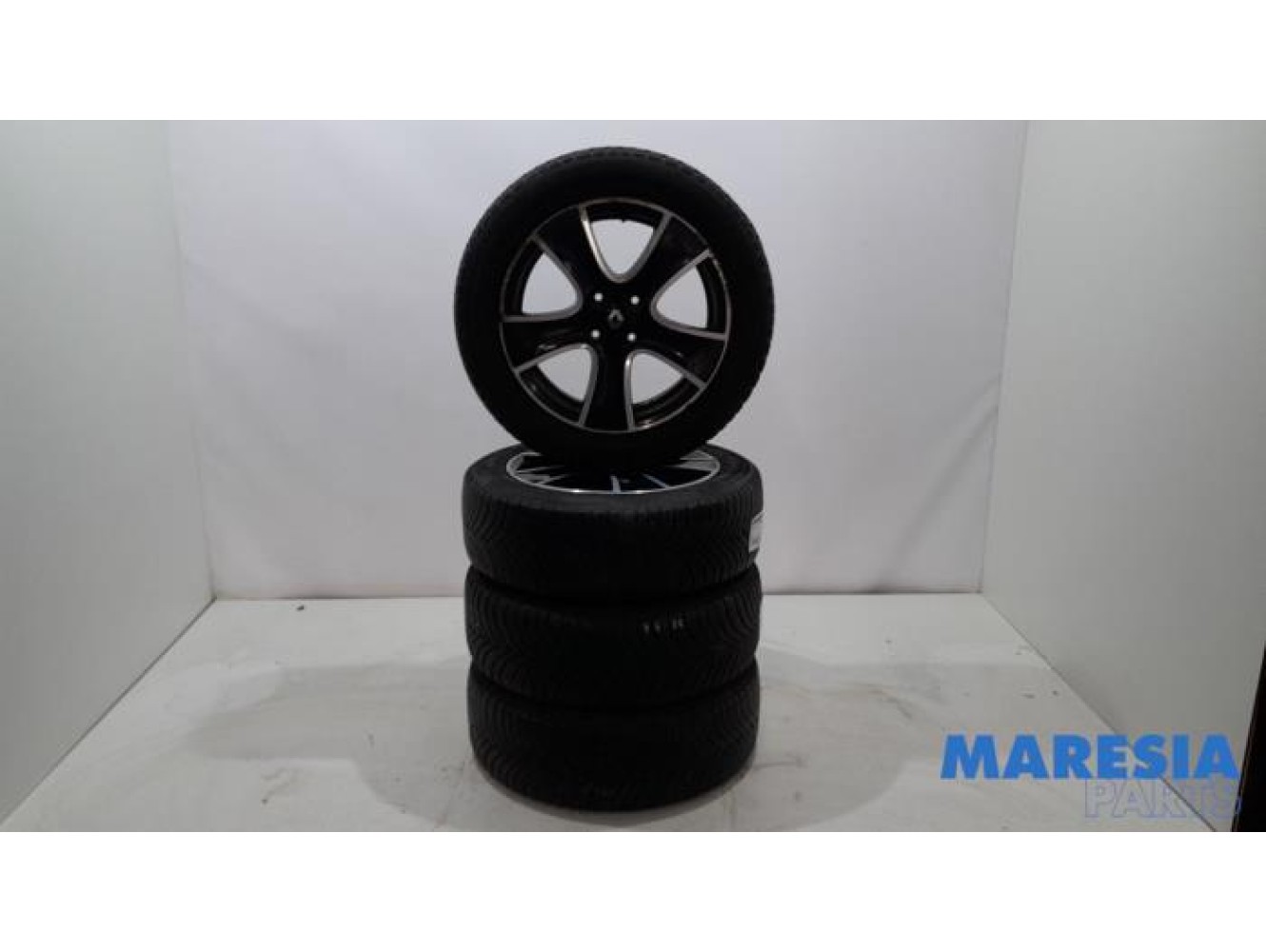 Renault - Clio - Sportvelgenset + banden