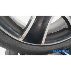 Renault - Clio - Sportvelgenset + banden