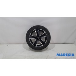 Renault - Clio - Sportvelgenset + banden