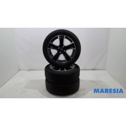 Renault - Clio - Sportvelgenset + banden