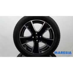 Renault - Clio - Sportvelgenset + banden