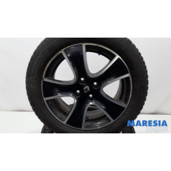 Renault - Clio - Sportvelgenset + banden