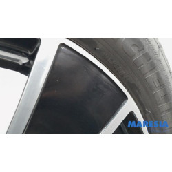 Renault - Clio - Sportvelgenset + banden