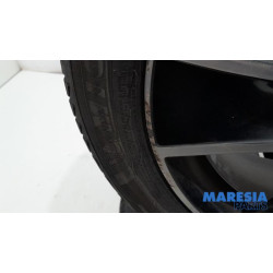 Renault - Clio - Sportvelgenset + banden