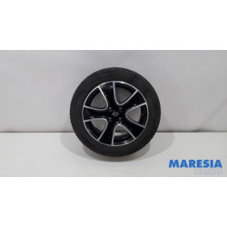 Renault - Clio - Sportvelgenset + banden