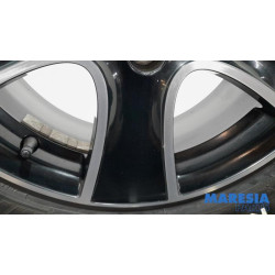 Renault - Clio - Sportvelgenset + banden