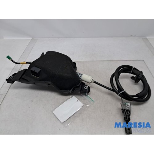 Citroen - C4 Picasso - Parking brake mechanism