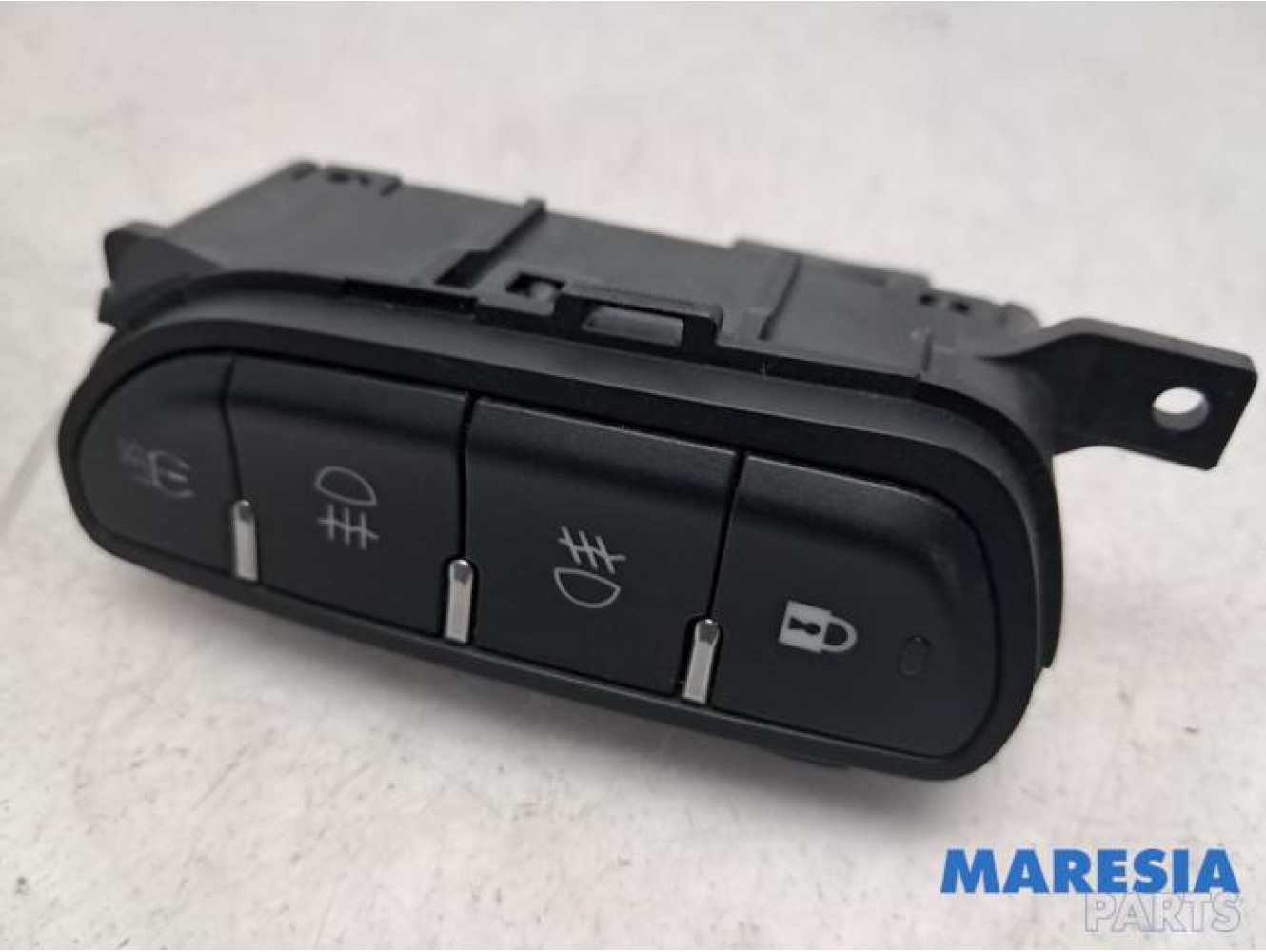Alfa Romeo - Giulietta - Fog light switch