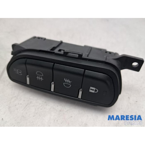 Alfa Romeo - Giulietta - Fog light switch
