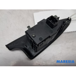 Alfa Romeo - Giulietta - Electric window switch
