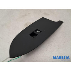 Alfa Romeo - Giulietta - Electric window switch